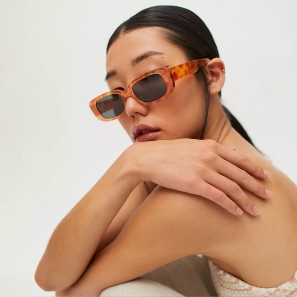 Urban Outfitters Sabrina Rectangle Sunglasses Orange Tortoiseshell Glasses - Picture 1 of 4